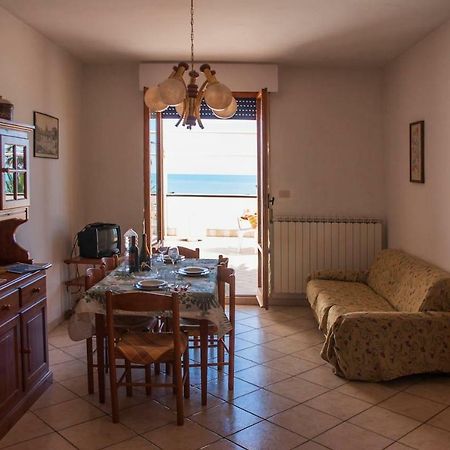 Appartamento Di Antonio Fronte Mare Montesilvano Exterior photo
