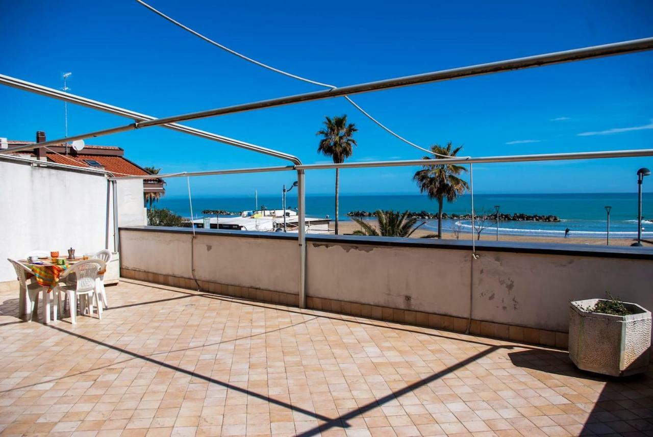 Appartamento Di Antonio Fronte Mare Montesilvano Exterior photo
