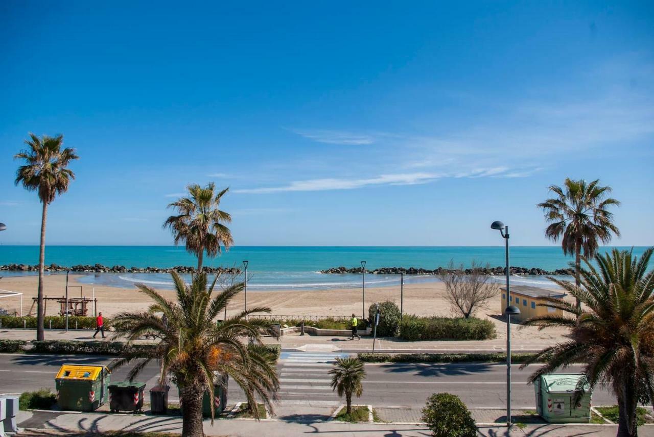 Appartamento Di Antonio Fronte Mare Montesilvano Exterior photo